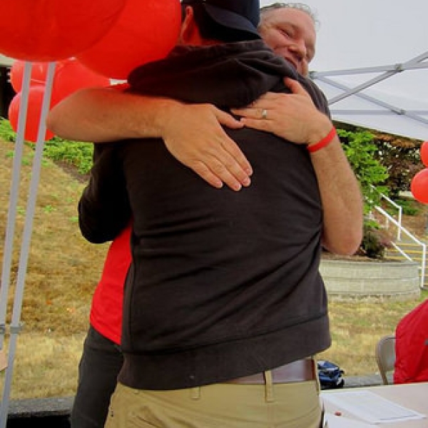 Happy Hug, Rock the VIU