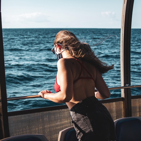 Kashmir Lesnick-Petrovicz, When the wind blows, where do the waves go? photography