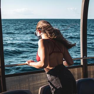 Kashmir Lesnick-Petrovicz, When the wind blows, where do the waves go? photography